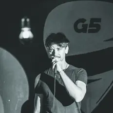 收听 ZOKU、观看音乐视频、阅读小传、查看巡演日期等 ！