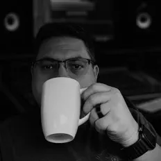 Escucha a DJ PACHO LLANOS, mira videos musicales, lee su biografía, consulta las fechas de las gira y más.