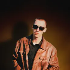 Ascolta AIMM, guarda video musicali, leggi la biografia, vedi le date del tour & altro!