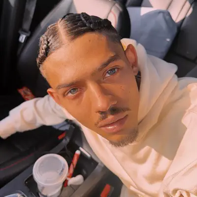 Listen to Onehunna, watch music videos, read bio, see tour dates & more!