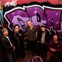 Hör dir undefined an, schau dir Musikvideos an, lies die Biografie, finde Tourdaten und mehr!