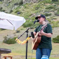 Escucha a undefined, mira videos musicales, lee su biografía, consulta las fechas de las gira y más.