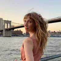 Ouça undefined, assista a videoclipes, leia a biografia, veja as datas das turnês e mais!