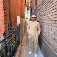 Ascolta undefined, guarda video musicali, leggi la biografia, vedi le date del tour & altro!