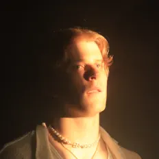 Ascolta Brede, guarda video musicali, leggi la biografia, vedi le date del tour & altro!