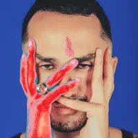 Dengarkan undefined, tonton video musik, baca bio, lihat tanggal tur & lainnya!