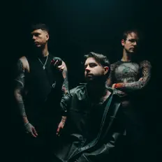 Perfect Dark सुनें, म्यूज़िक वीडियो देखें, बायो पढ़ें, दौरे की तारीखें और बहुत कुछ देखें!