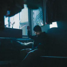 Poslechněte si interpreta Eiichi, sledujte hudební videa, přečtěte si životopis, podívejte se na data turné a další informace.
