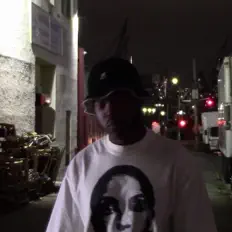 聆聽 Paris Vendi、觀看音樂影片、閱讀小傳、查看巡演日期等！