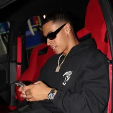 Listen to Landrau, watch music videos, read bio, see tour dates & more!