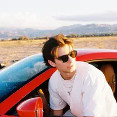 Ascolta AJ Vitanza, guarda video musicali, leggi la biografia, vedi le date del tour & altro!