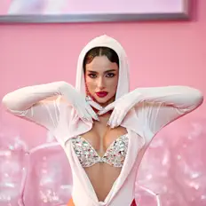 聆聽 Анна Трінчер、觀看音樂影片、閱讀小傳、查看巡演日期等！