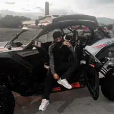 聆聽 Diekito、觀看音樂影片、閱讀小傳、查看巡演日期等！