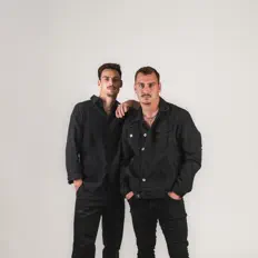 Posłuchaj wykonawcy Marshalls, obejrzyj teledyski, przeczytaj biografię, zobacz daty tras koncertowych i nie tylko!