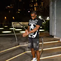 Escucha a its.Chosenn, mira videos musicales, lee su biografía, consulta las fechas de las gira y más.