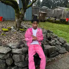 Ouve 2Flyfromthe3, vê vídeos de música, lê a biografia, vê as datas da digressão e muito mais!