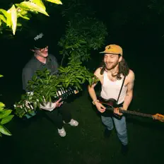 Ακούστε περιεχόμενο από Rarish, παρακολουθήστε μουσικά βίντεο, διαβάστε το βιογραφικό, δείτε ημερομηνίες περιοδείας, και πολλά ακόμη!