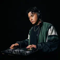 Ascolta Reyrzy, guarda video musicali, leggi la biografia, vedi le date del tour & altro!