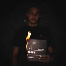 Packmを聴いたり、ミュージックビデオを鑑賞したり、経歴やツアー日程などを確認したりしましょう！