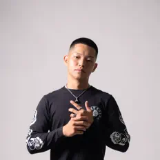 Poslechněte si interpreta A.I.J, sledujte hudební videa, přečtěte si životopis, podívejte se na data turné a další informace.