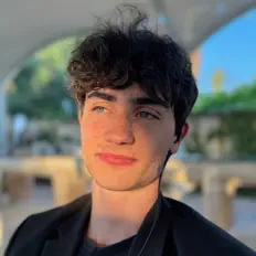 Sprifiを聴いたり、ミュージックビデオを鑑賞したり、経歴やツアー日程などを確認したりしましょう！