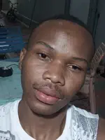 聆聽 undefined、觀看音樂影片、閱讀小傳、查看巡演日期等！