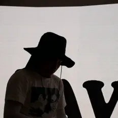 收听 Zavala、观看音乐视频、阅读小传、查看巡演日期等 ！