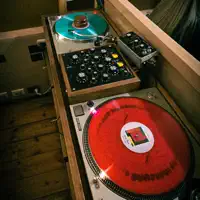 Posłuchaj wykonawcy undefined, obejrzyj teledyski, przeczytaj biografię, zobacz daty tras koncertowych i nie tylko!