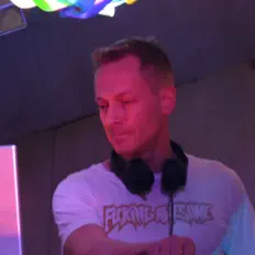 Viktor Dudleyを聴いたり、ミュージックビデオを鑑賞したり、経歴やツアー日程などを確認したりしましょう！