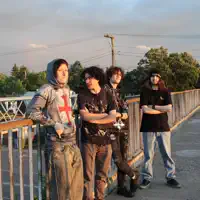 聆聽 undefined、觀看音樂影片、閱讀小傳、查看巡演日期等！