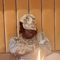 Hör dir T R E V S Z N an, schau dir Musikvideos an, lies die Biografie, finde Tourdaten und mehr!