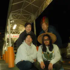 Muddy Daysを聴いたり、ミュージックビデオを鑑賞したり、経歴やツアー日程などを確認したりしましょう！