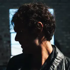 Dengarkan Louis Prince, tonton video musik, baca bio, lihat tanggal tur & lainnya!