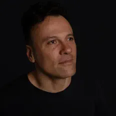 收听 Mirko Colombari、观看音乐视频、阅读小传、查看巡演日期等 ！