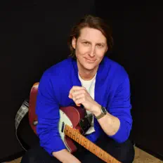 收听 Eric Hutchinson、观看音乐视频、阅读小传、查看巡演日期等 ！