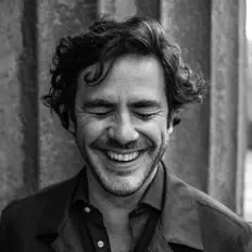 Dengarkan Jack Savoretti, tonton video musik, baca bio, lihat tanggal tur & lainnya!
