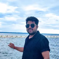 Écoutez SINGH RAMAN, regardez des vidéoclips, lisez la biographie, consultez les dates de tournée et plus encore !