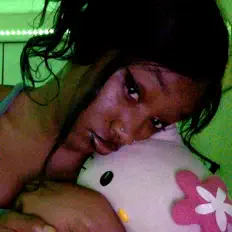 聆聽 St4r4ever、觀看音樂影片、閱讀小傳、查看巡演日期等！