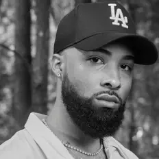 聆聽 D3VIN.、觀看音樂影片、閱讀小傳、查看巡演日期等！