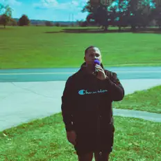 Arikを聴いたり、ミュージックビデオを鑑賞したり、経歴やツアー日程などを確認したりしましょう！