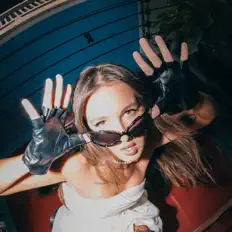 Dengarkan ЭЛЭР, tonton video musik, baca bio, lihat tanggal tur & lainnya!