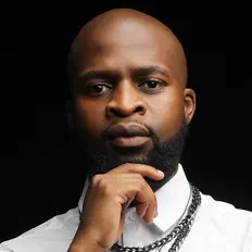 Salvadorを聴いたり、ミュージックビデオを鑑賞したり、経歴やツアー日程などを確認したりしましょう！