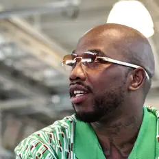 Po Campaign सुनें, म्यूज़िक वीडियो देखें, बायो पढ़ें, दौरे की तारीखें और बहुत कुछ देखें!