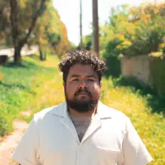 Escucha a Victor Ochoa, mira videos musicales, lee su biografía, consulta las fechas de las gira y más.