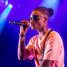 Dengarkan Roo2s, tonton video musik, baca bio, lihat tanggal tur & lainnya!