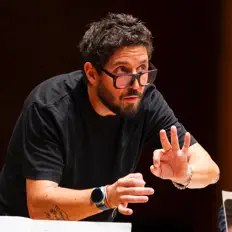 Ouça Aarón Zapico, assista a videoclipes, leia a biografia, veja as datas das turnês e mais!