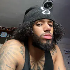 聆聽 PARTYENDS、觀看音樂影片、閱讀小傳、查看巡演日期等！