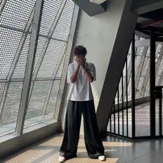 Dengarkan Adityas, tonton video musik, baca bio, lihat tanggal tur & lainnya!