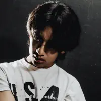 Ascolta undefined, guarda video musicali, leggi la biografia, vedi le date del tour & altro!