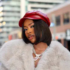 Ascolta Taene, guarda video musicali, leggi la biografia, vedi le date del tour & altro!